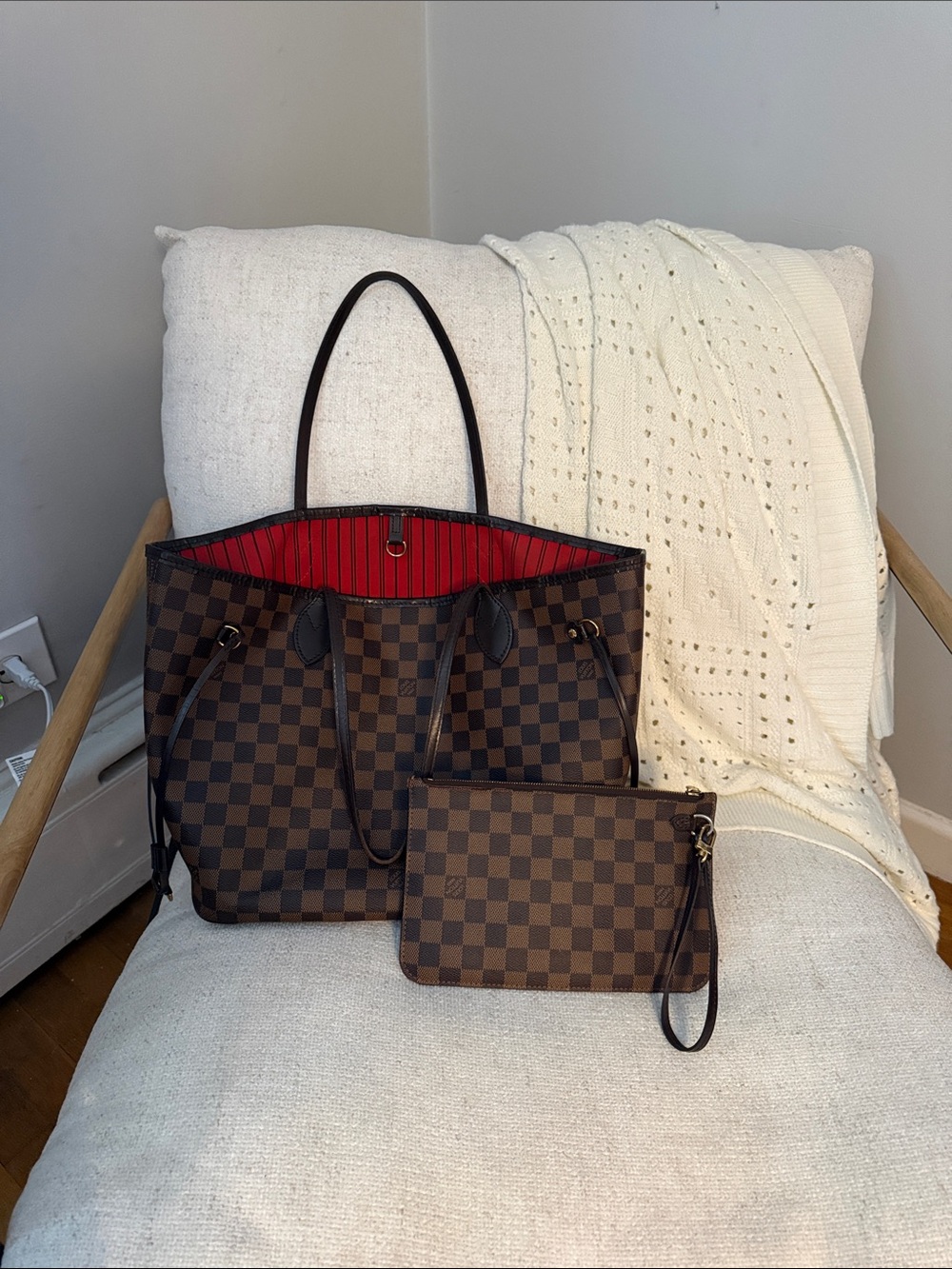 Louis Vuitton MM neverfull with pouch